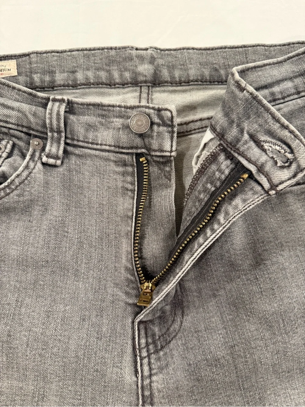Levi's Men's Skinny Jeans in Heather Gray